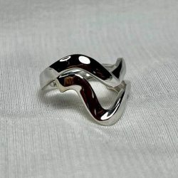 Sortija plata de ley rodiada Modelo medusa - Imagen 2