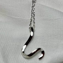 Colgante plata de ley rodiado Modelo abisal